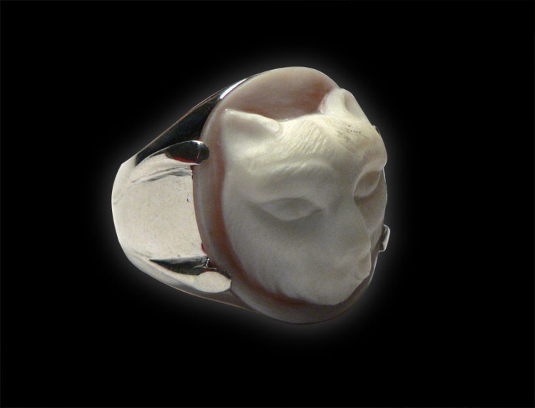 Эксклюзивное кольцо из серебра 925 пробы с ракушкой в виде кошки