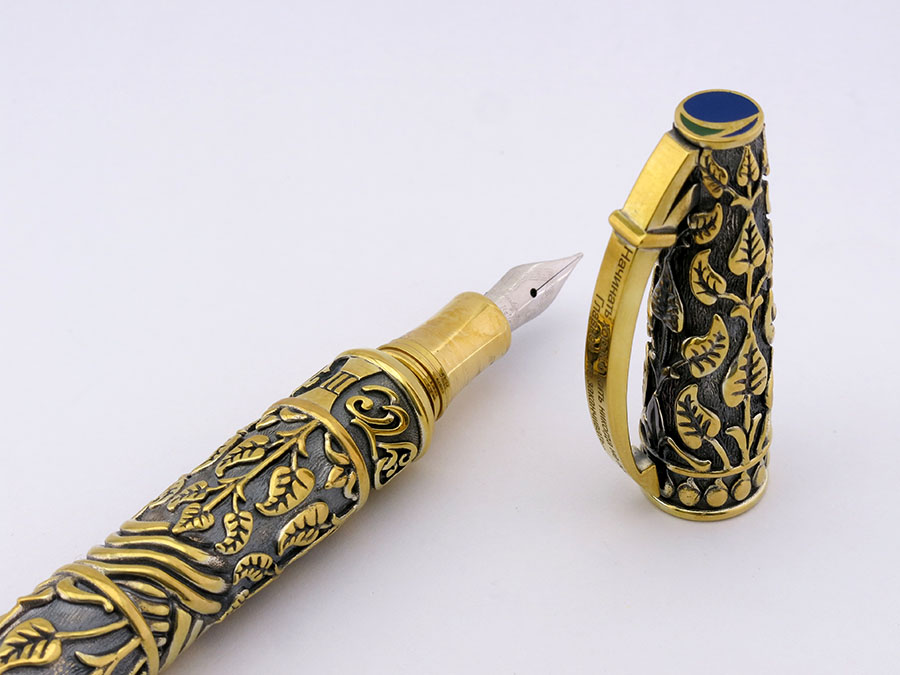 Перьевая ручка с инициалами на заказ