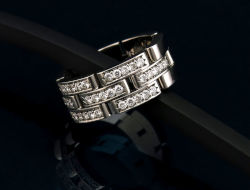 Мужское кольцо из белого золота 585 пробы с бриллиантами.
