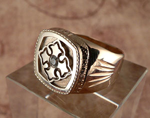 Перстень с мальтийским крестом на заказ