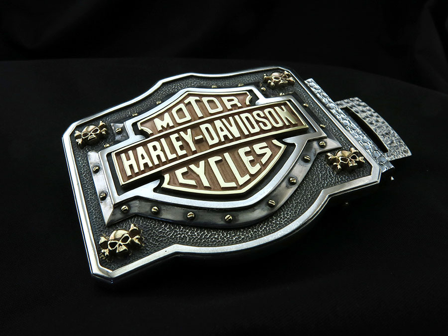 Эксклюзивная пряжка "Harley Davidson" из серебра с золотыми элементами. 24-karat.ru