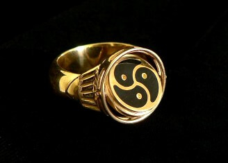Эксклюзивное золотое кольцо "БДСМ"