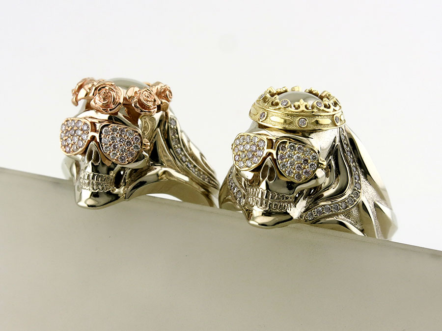 Эксклюзивные обручальные кольца с черепами из золота с бриллиантами на заказ.