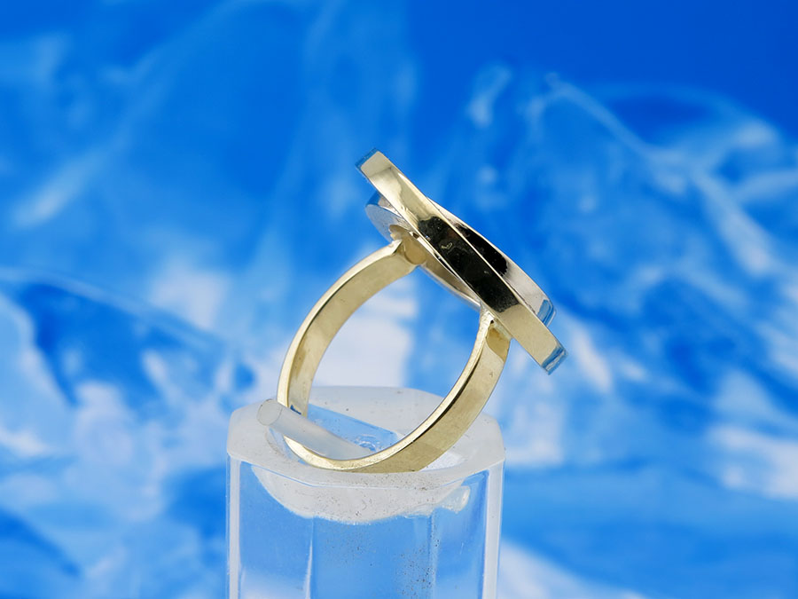Кольцо "Орбита" из золота с бриллиантами на заказ. Разработка эскизов и изготовление ювелирных колец.