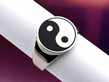 Перстень "Инь-Янь" из серебра 925 пробы с ювелирной эмалью