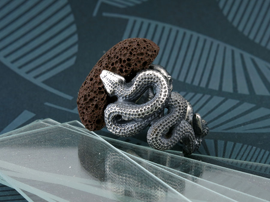 Кольцо "Змея" из серебра и натуральной пемзой. Изготовлено на заказ.