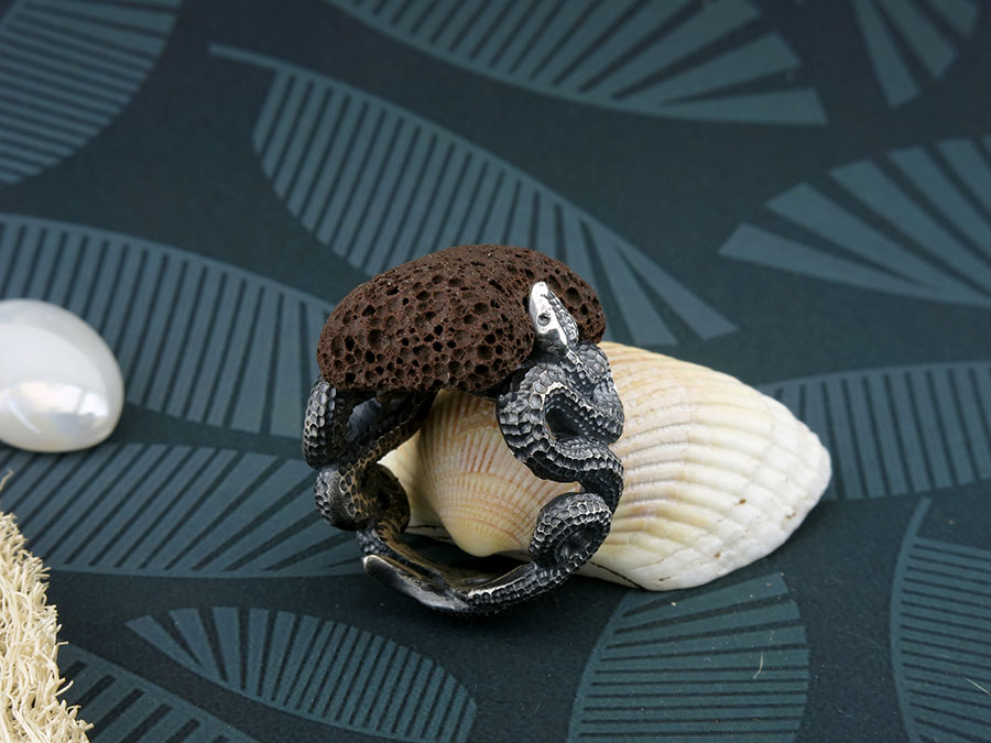 Кольцо "Змея" из серебра и натуральной пемзой. Изготовлено на заказ.